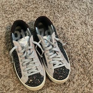 P448 size 39 like new